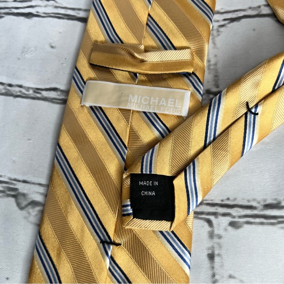 Michael Kors Men Tie w/ signs of wear - Picture 6 of 7